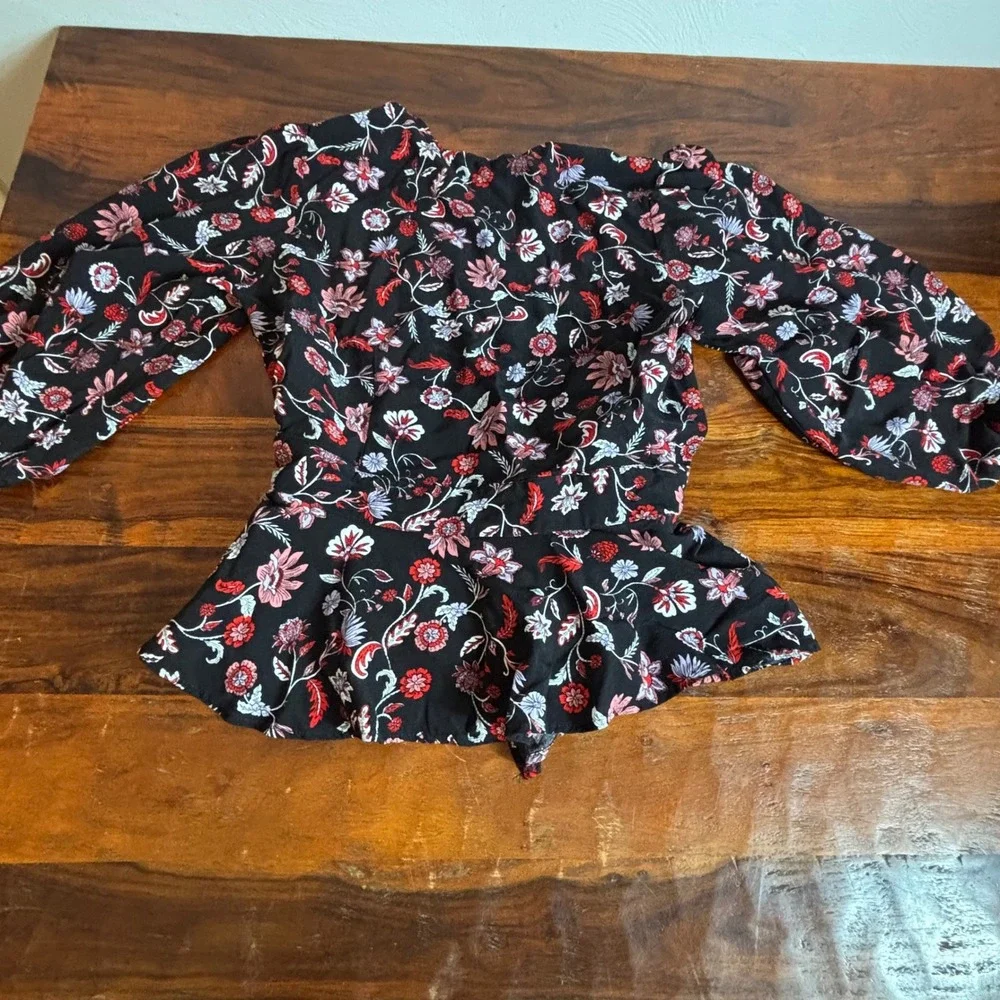 Banana Republic Womens Black Floral Wrap Peplum Top Puff Sleeve‎ Small